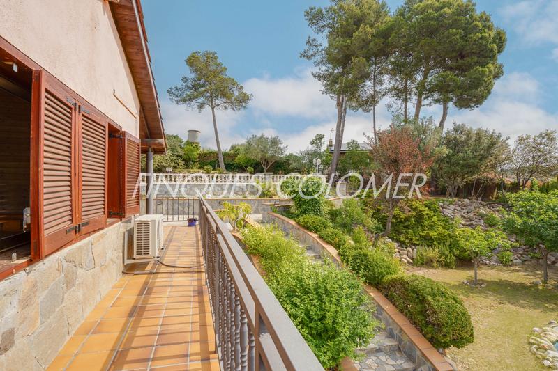 Foto 3052aa37-4db5-489e-b05c-29d589d41822. Chalet con piscina y jardín en Castellnou-Can Mir-Can Solà Rubí