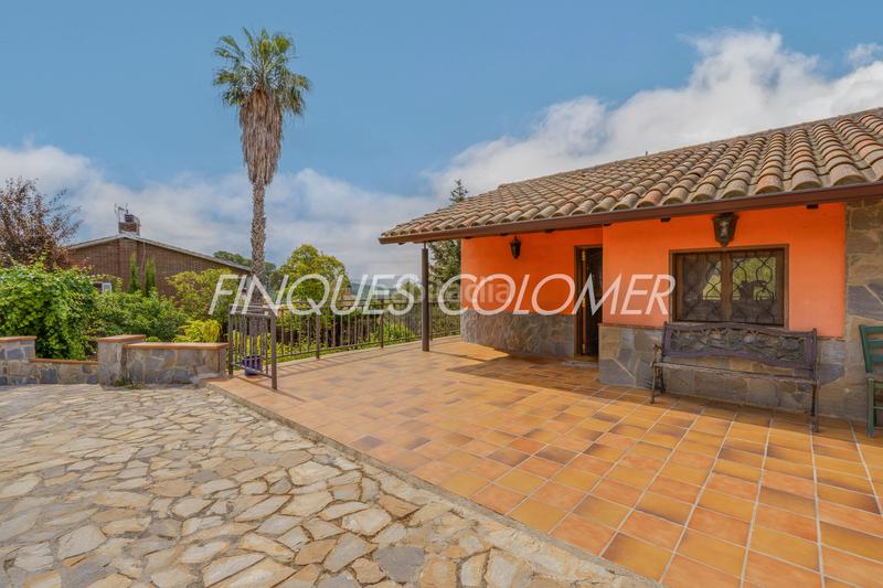 Foto 4c517985-d7c5-49e9-b962-cbf037e9df9e. Chalet con piscina y jardín en Castellnou-Can Mir-Can Solà Rubí
