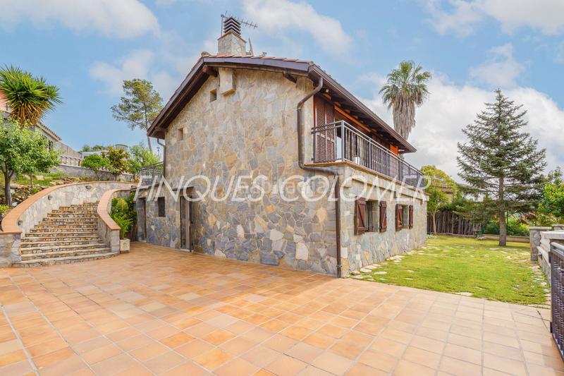 Foto 5885401e-c118-481b-9f40-192937f3ba26. Chalet con piscina y jardín en Castellnou-Can Mir-Can Solà Rubí
