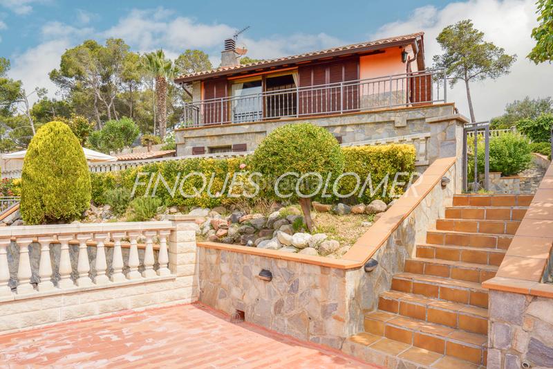 Foto 636c66cc-2784-4749-a7b7-b920622c6f52. Chalet con piscina y jardín en Castellnou-Can Mir-Can Solà Rubí