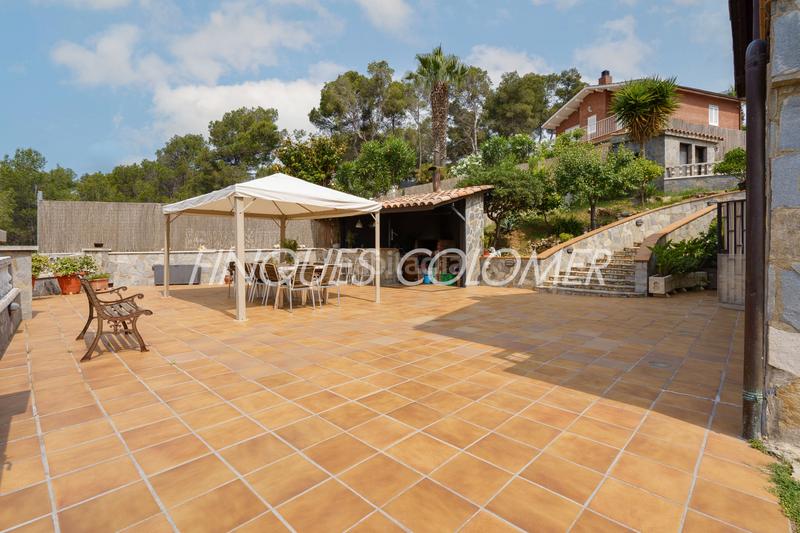 Foto 93bab31b-50e1-40ea-b597-0e3c4aeb06a0. Chalet con piscina y jardín en Castellnou-Can Mir-Can Solà Rubí