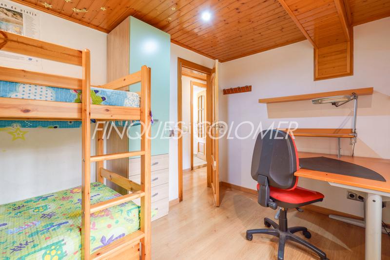 Foto aaea4e70-ca01-4774-bcbf-ea615a16a5bb. Chalet con piscina y jardín en Castellnou-Can Mir-Can Solà Rubí