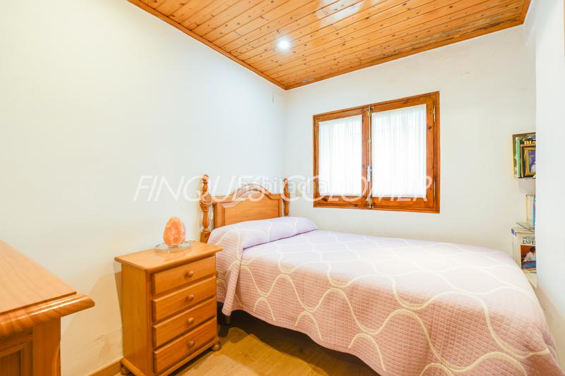 Foto ac67f3fc-b9e0-4708-961e-6df5607fc0e8. Chalet con piscina y jardín en Castellnou-Can Mir-Can Solà Rubí