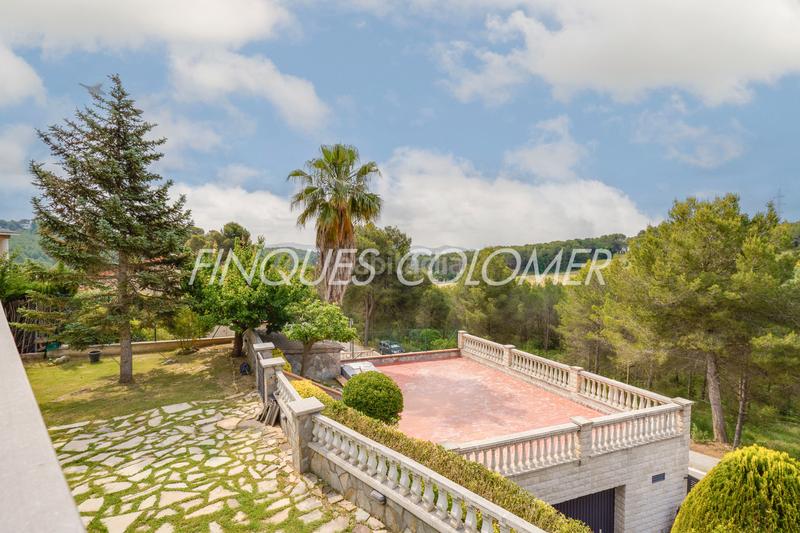 Foto c9f31b41-3b10-4f6c-9a0d-ea39bdd0da4e. Chalet con piscina y jardín en Castellnou-Can Mir-Can Solà Rubí