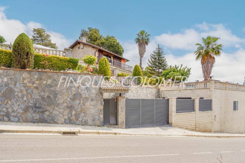 Foto ca0b4c67-cd2d-4f8c-8d9e-a119b8a8fff6. Chalet con piscina y jardín en Castellnou-Can Mir-Can Solà Rubí