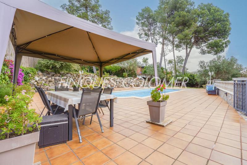 Foto e62c772b-7946-4a46-8b1f-4bcee2089f22. Chalet con piscina y jardín en Castellnou-Can Mir-Can Solà Rubí
