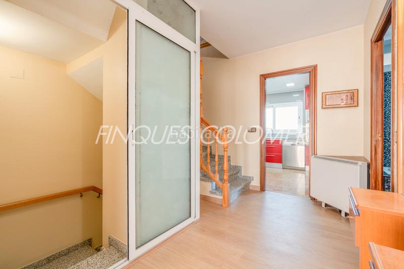 Foto 3b4c1fde-3586-4032-9955-4e23b5a257c5. Casa adosada con terraza y garaje en La Serreta Rubí