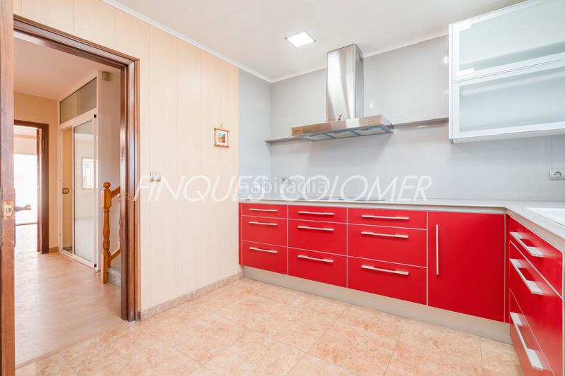 Foto c1970bd7-f8cd-44c6-980f-d850bf0cc0cd. Casa adosada con terraza y garaje en La Serreta Rubí