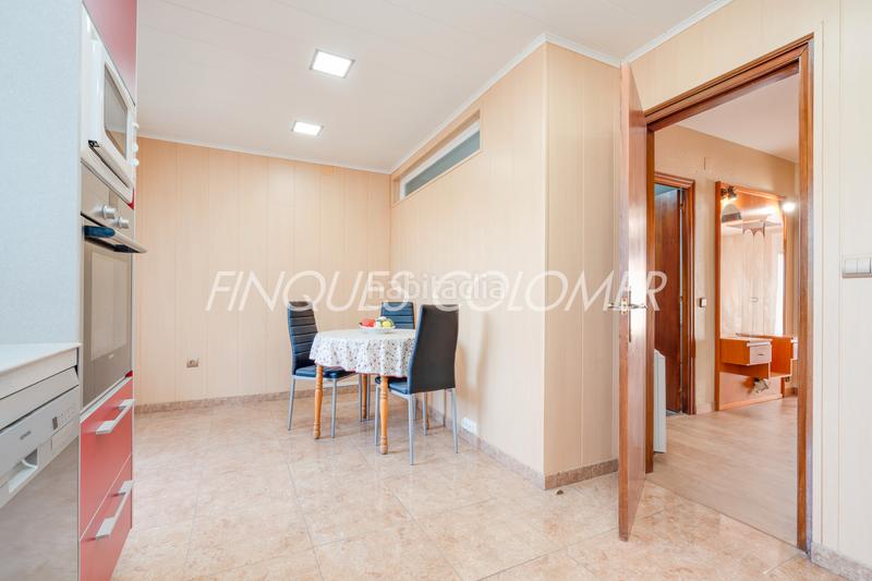 Foto ea7ff495-2b18-48a4-9abb-c5904dd53e20. Casa adosada con terraza y garaje en La Serreta Rubí