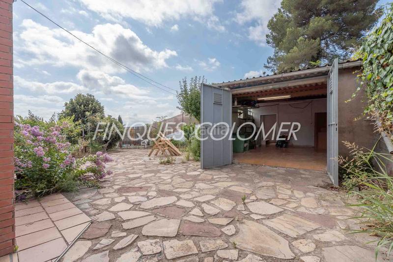 Foto 4c4d60c9-4782-4de8-a183-9a3a69d6b247. Casa amb xemeneia aparcament a Sant Muç Rubí