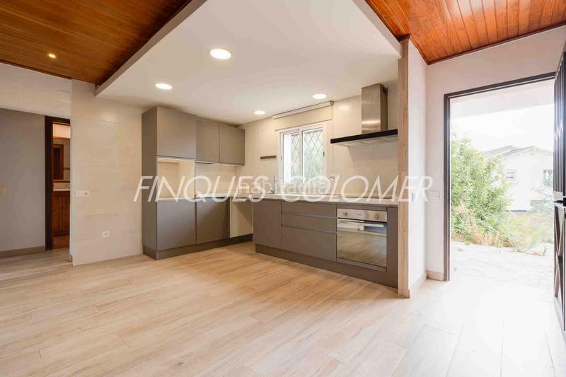 Foto bc9737f0-db49-432d-9e0b-611918727716. Casa amb xemeneia aparcament a Sant Muç Rubí