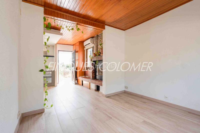 Foto c8aba577-a1a2-41ec-a741-1ab2a66043ae. Casa amb xemeneia aparcament a Sant Muç Rubí