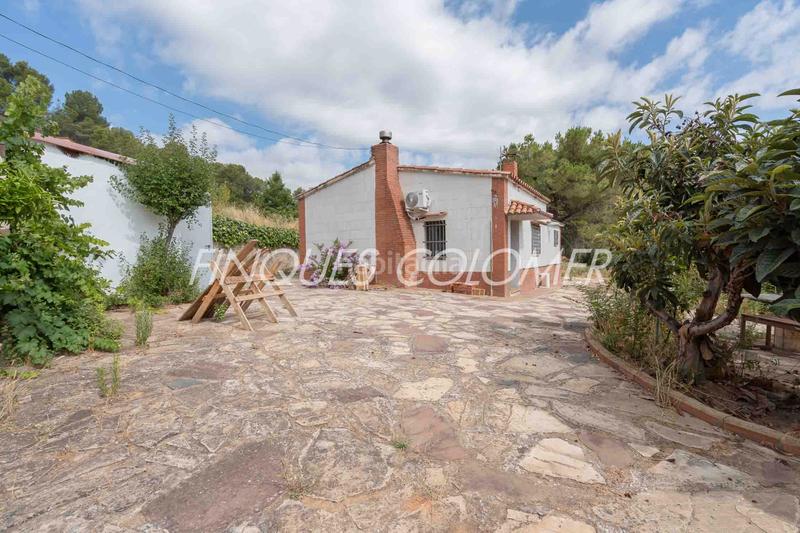 Foto d853d5b8-6ef3-4433-aea6-8f801e7c1373. Casa amb xemeneia aparcament a Sant Muç Rubí