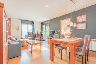 Piso  Passeig de les torres. Con parking, piscina y jardín comunitario