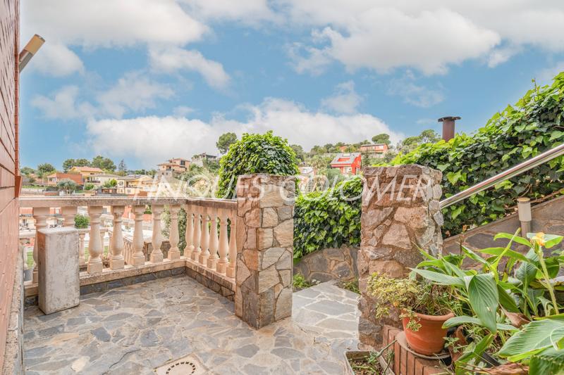 Foto 3b6a990e-d8c5-4262-a90b-7949609fc40c. Chalet avec cheminée chauffage parking dans Castellnou-Can Mir-Can Solà Rubí