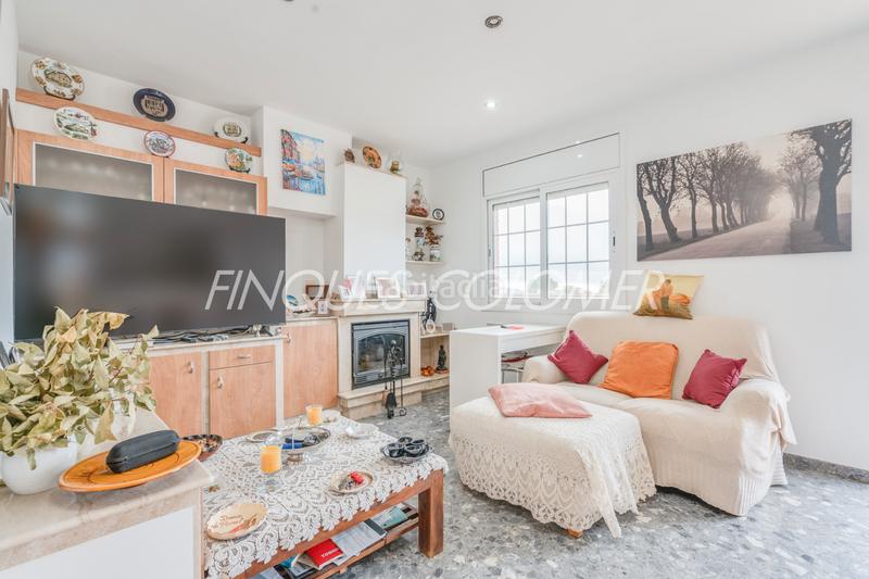 Foto 3f80e784-6384-4e39-8d11-74b5fd586262. Chalet avec cheminée chauffage parking dans Castellnou-Can Mir-Can Solà Rubí