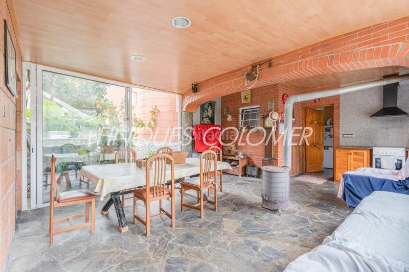 Foto 75d3549e-ab11-4d94-a0bc-62f3fb347550. Chalet avec cheminée chauffage parking dans Castellnou-Can Mir-Can Solà Rubí