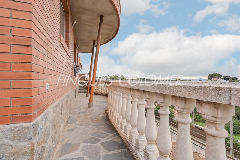 Foto b54bfb80-1f9e-4bc9-b6a0-6aa1fe9a69e6. Chalet avec cheminée chauffage parking dans Castellnou-Can Mir-Can Solà Rubí