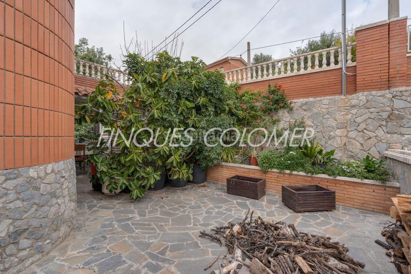 Foto 0db47d86-e2bd-4da8-9601-8b57f08349a0. Chalet con camino riscaldamento parcheggio in Castellnou-Can Mir-Can Solà Rubí