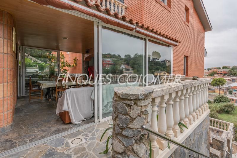 Foto 0f687ac9-f014-4bba-a6d3-dcac15c6998c. Chalet con camino riscaldamento parcheggio in Castellnou-Can Mir-Can Solà Rubí