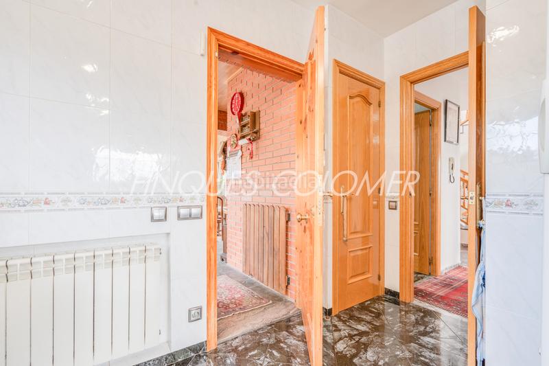 Foto 31c6f04a-028b-4fb6-985c-d62d6f5ad1a6. Chalet con camino riscaldamento parcheggio in Castellnou-Can Mir-Can Solà Rubí