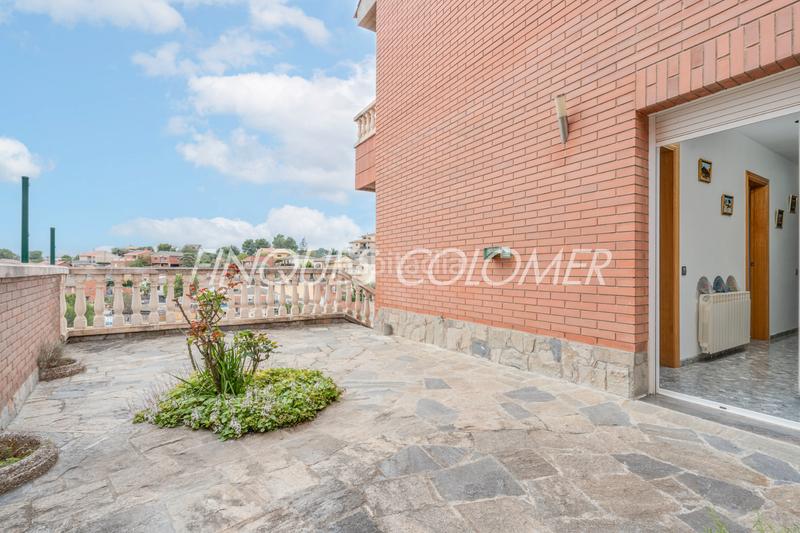 Foto b9887616-aa3f-4513-8101-de0c4e992da4. Chalet con camino riscaldamento parcheggio in Castellnou-Can Mir-Can Solà Rubí