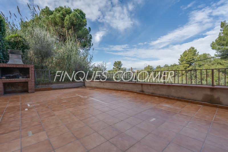 Foto 7a6d4aca-a98a-4f13-b1a9-2304c499bd5b. Chalet mit kamin heizung parking in Can Palet de Vista Alegre Terrassa