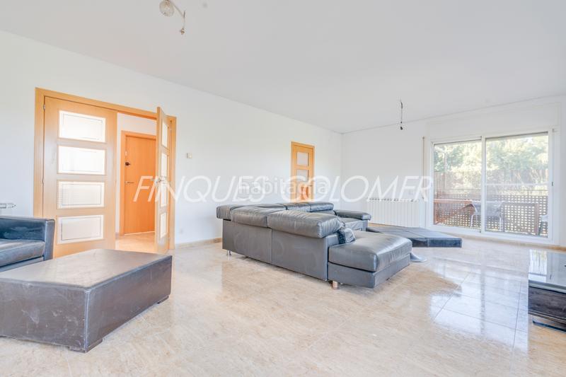 Foto 2339d20e-9043-434a-b718-02051bbe5c99. Chalet with fireplace heating parking in Can Palet de Vista Alegre Terrassa