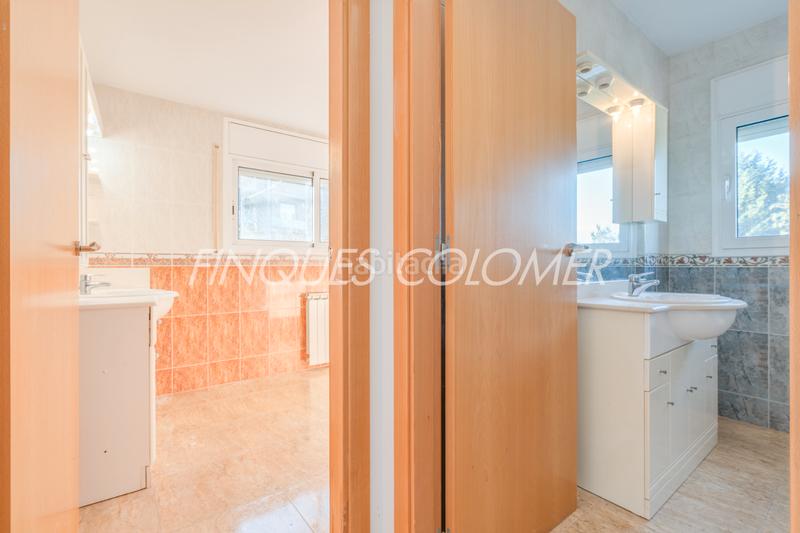 Foto 5b718c62-bf4b-4b24-9fe8-c4ba07d59084. Chalet with fireplace heating parking in Can Palet de Vista Alegre Terrassa