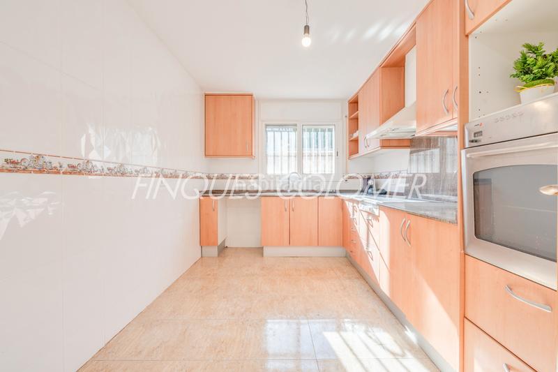 Foto 9a72636c-4230-42b6-81dd-a9ff76fcf681. Chalet with fireplace heating parking in Can Palet de Vista Alegre Terrassa