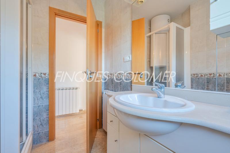 Foto b113019d-7c8f-4692-913f-4560d652461c. Chalet with fireplace heating parking in Can Palet de Vista Alegre Terrassa