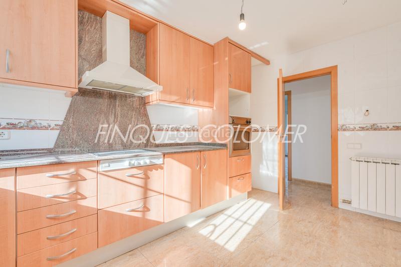 Foto fda515c9-7c7f-4877-abaa-f2419057c84d. Chalet with fireplace heating parking in Can Palet de Vista Alegre Terrassa