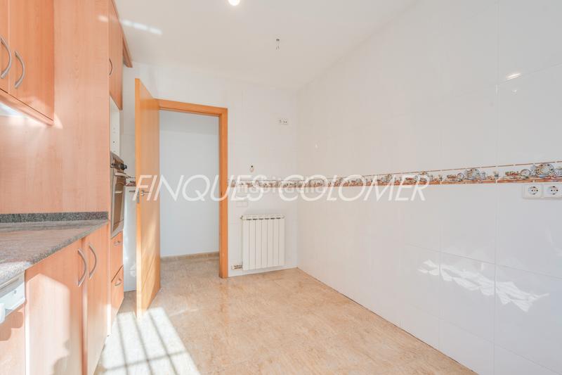 Foto 6718a3c1-fd25-4af6-9442-e46454cda4fa. Chalet avec cheminée chauffage parking dans Can Palet de Vista Alegre Terrassa