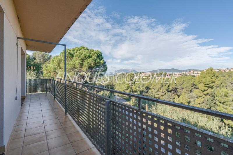 Foto 77bdfa3f-9ae0-423e-a01d-73e83b2d308e. Chalet avec cheminée chauffage parking dans Can Palet de Vista Alegre Terrassa