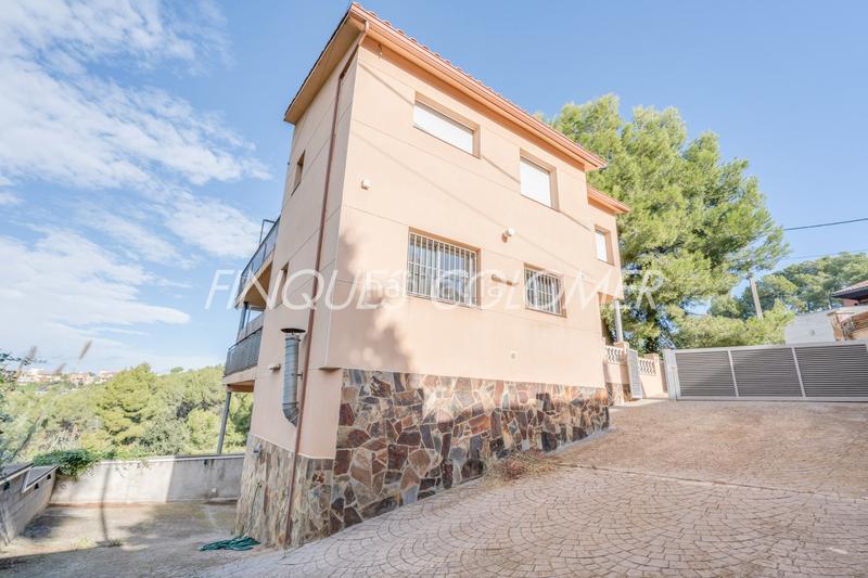 Foto a58d70db-c480-41f6-8466-2597384fe647. Chalet avec cheminée chauffage parking dans Can Palet de Vista Alegre Terrassa