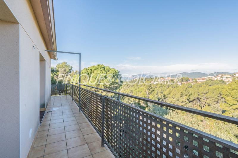 Foto b3cbe786-7805-4506-a8f5-603f04be4d5a. Chalet avec cheminée chauffage parking dans Can Palet de Vista Alegre Terrassa