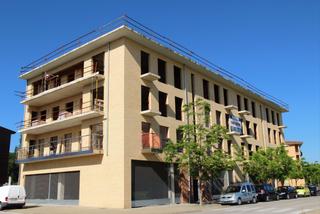 Local Comercial a Carrer de les bbiles 8. Local comercial celr