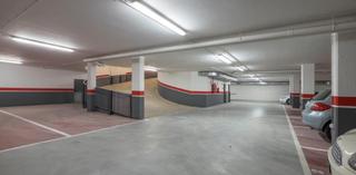 Autoparkplatz  Carrer illa 6. Aparcament al centre de girona