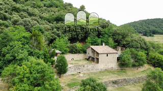 Masia  De la doma. Finca rústica con masía en santa pau