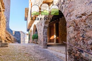 Masia  Vila vella. Casa de pueblo rústica en santa pau