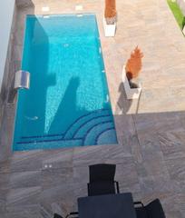 Casa en Jerónimo y Avileses. Lujoso complejo de viviendas adosadas con piscina privada,