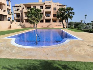 �tico  Calle calle infanta cristina. �tico con vistas al golf y piscina  oportunidad limitada!