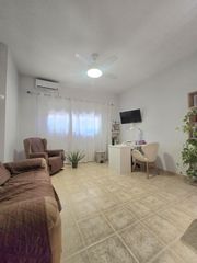 Ground floor  Calle calle azor�n. Maravilloso entresuelo en la mejor zona de guadalupe