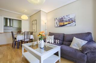 Lloguer Apartament  Calle monasterio montesclaros. Tu hogar ideal en urbanización cerrada luminosidad y confort al