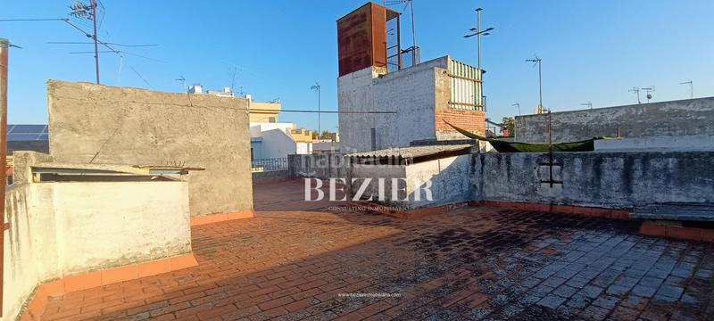 Foto cd9f149b-5436-4bc9-9fe4-5ba9f41d7fa2. Reihenhaus mit parking in Palmete Sevilla