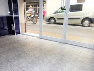 Lloguer Local Comercial  Agusti santacruz,. Local comercial en alquiler en sant feliu de codines