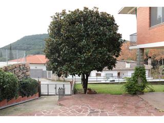 Casa a Sant Feliu de Codines. Exclusiva casa independiente con vistas panorámicas en sant feli