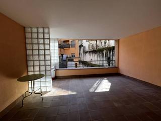 Appartement à Centelles. Estudiolocal con formato de piso  ideal para autónomos y pequeña