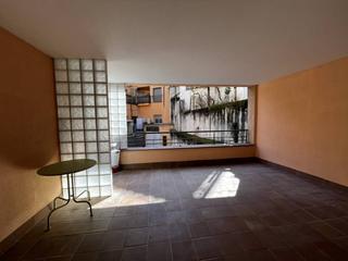 Location Studio à Centelles. Estudiolocal con formato de piso  ideal para autónomos y pequeña