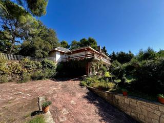 Maison à Sant Feliu de Codines. Casa señorial con jardín y bosque privado en el corazón de sant